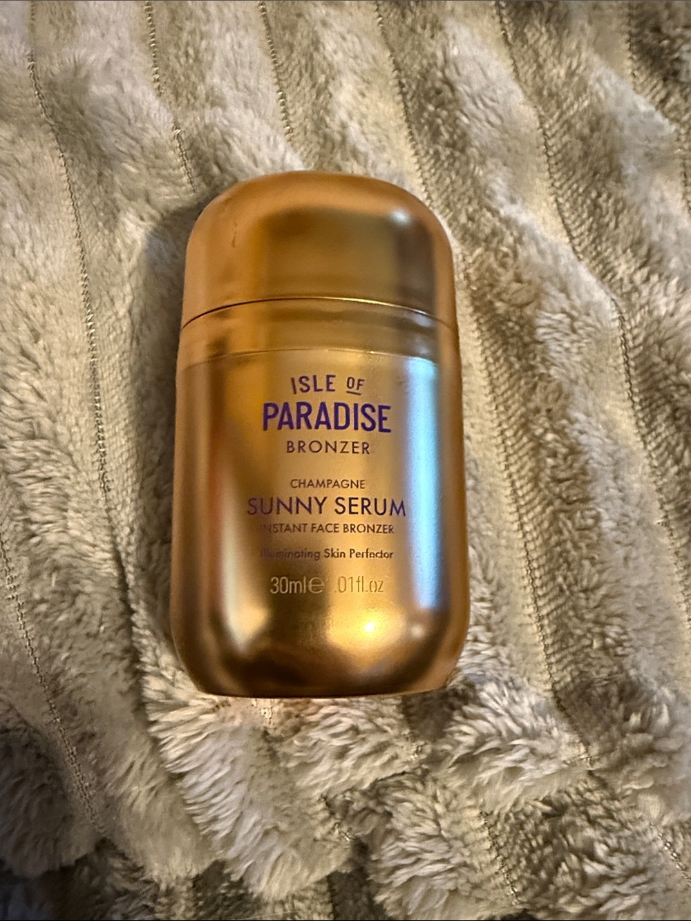 Isle of Paradise Bronze-Shimmer Sunny Serum - Gold Finish